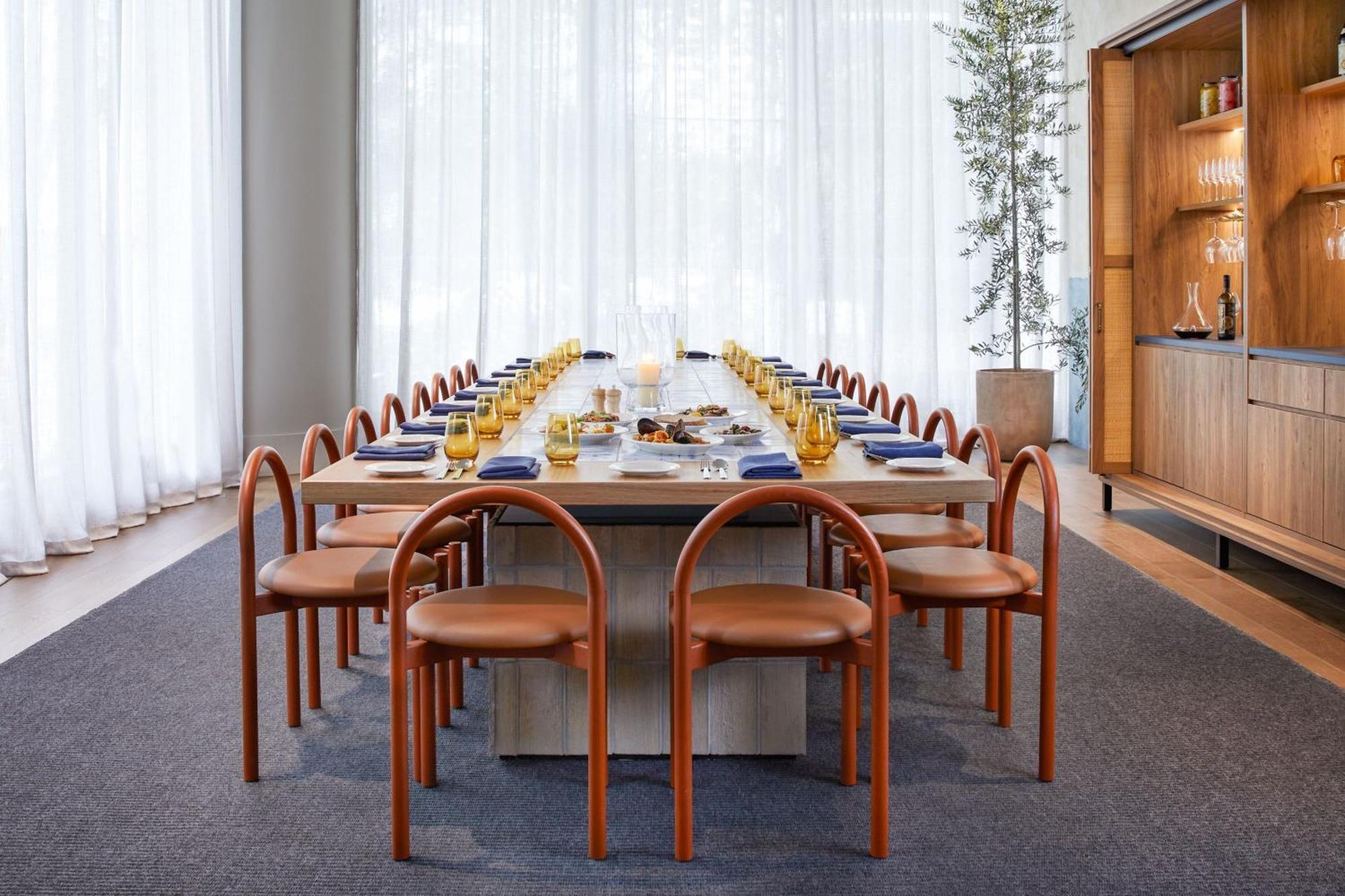 The Westin Brisbane Ξενοδοχείο Εξωτερικό φωτογραφία The table and chairs in the dining room of the 1986 Olympic Village